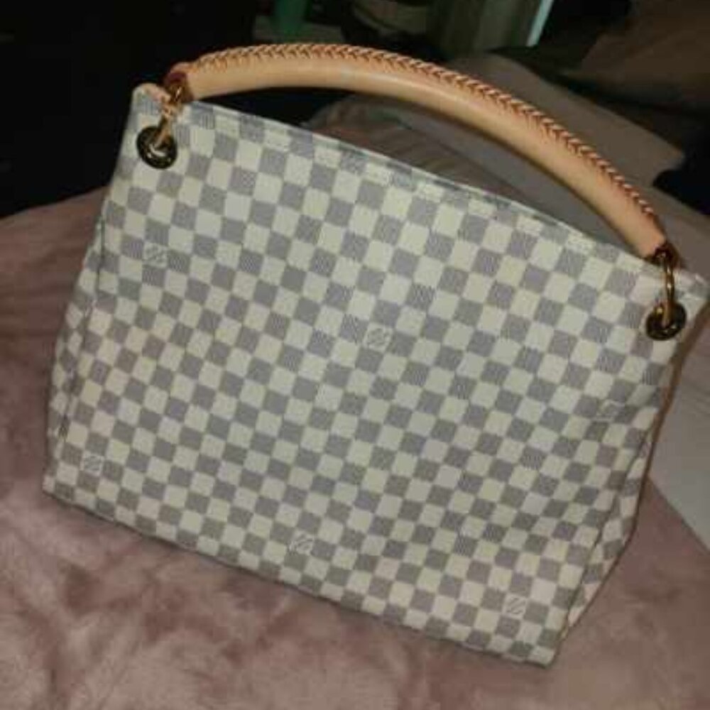 Louis Vuitton Artsy MM